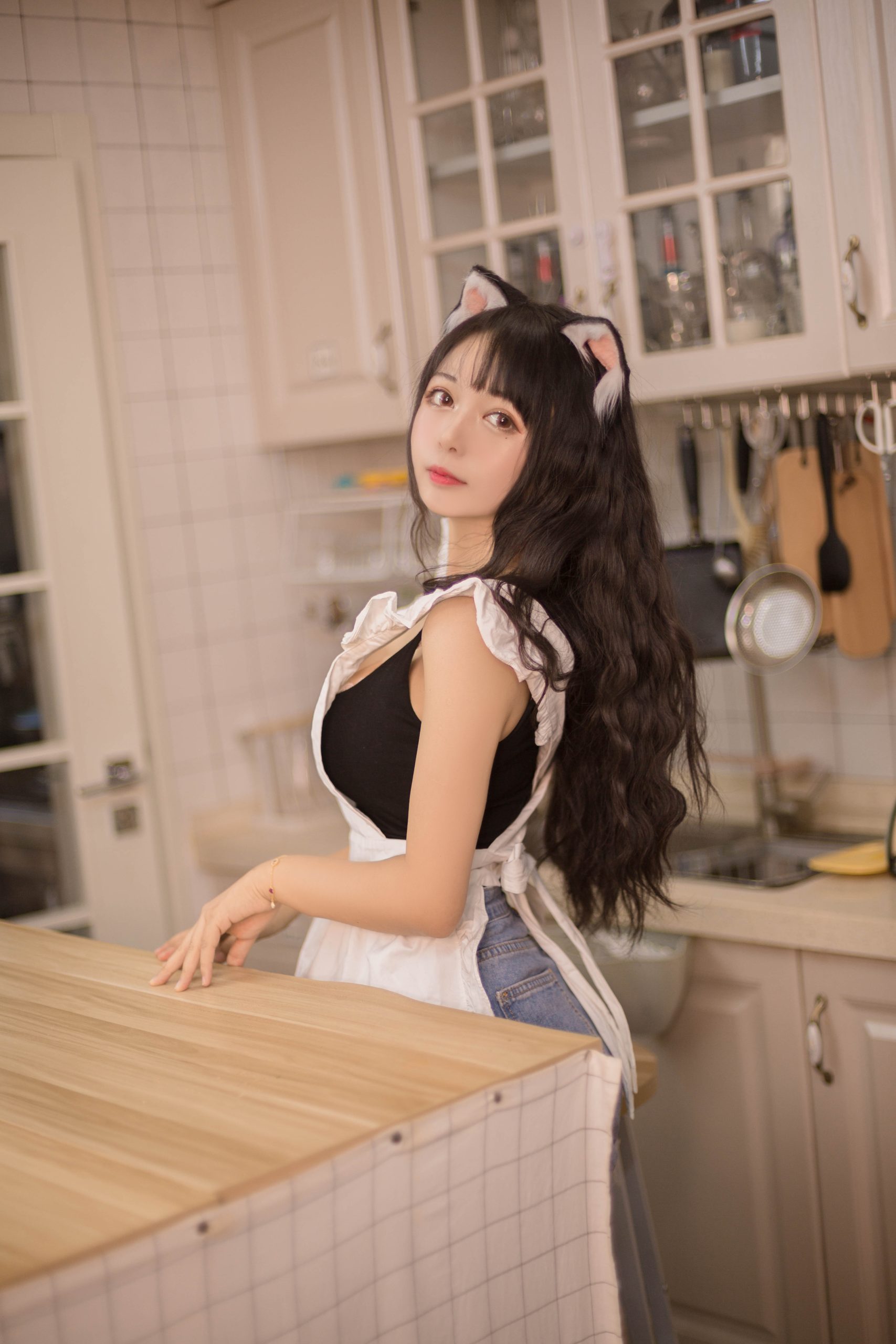 黑猫猫OvO二次元美图图集31套+微博散图合集6.63GB[hmovo-31](内含客厅&溪水边系列)